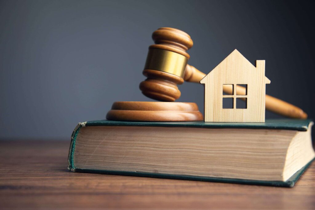 Real estate is one of the most significant investments you can make, but it often comes with complex legal challenges. Whether you’re buying, selling, renting, or developing property, any misstep in contracts, permits, or negotiations can lead to financial losses or legal disputes. Our firm offers legal guidance and representation in all matters related to real estate law. We assist private individuals, investors, landlords, and developers across the Brussels region and beyond in matters involving property transactions, lease disputes, construction issues, and zoning regulations. What is the added value of a lawyer? • Before entering into a transaction or legal proceeding, we thoroughly review all contracts and documents and provide tailored advice to protect your interests. • We are experienced in spotting legal pitfalls and risks that are often overlooked and work proactively to prevent disputes. • If litigation is unavoidable, we will represent you in negotiations, mediation, or court, always aiming for the most favorable outcome. • If you have legal expenses insurance, our firm will coordinate with your insurer so that you may not have to bear our fees personally. Real estate law covers a wide range of legal areas. Below is a brief overview of common issues we assist with: – Buying or selling property – Disputes over leases or rent – Co-ownership and condominium issues – Construction defects or delays – Permit and zoning compliance